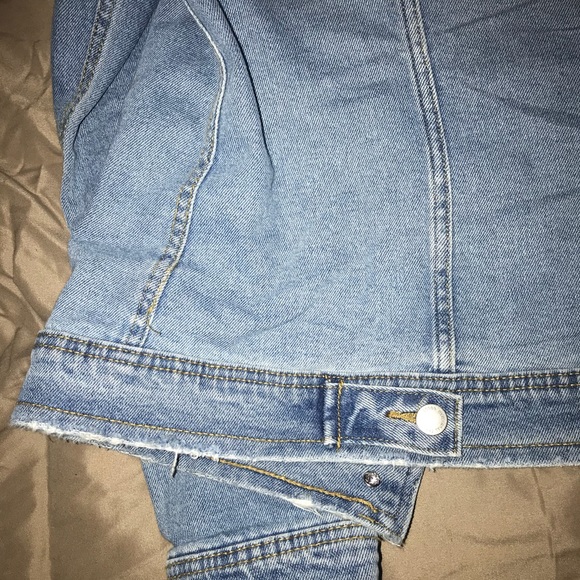 Universal Thread Light Wash Jean Jacket - Picture 6 of 6